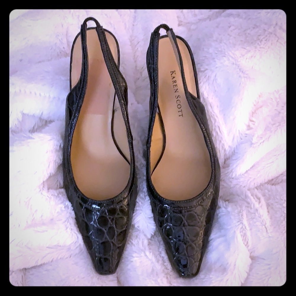 Karen Scott shoes. Size: 6M. Color: Black